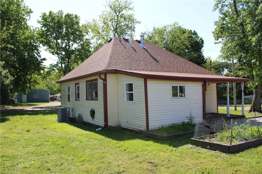 422 F Street, Charleston, IL 61920 - #3