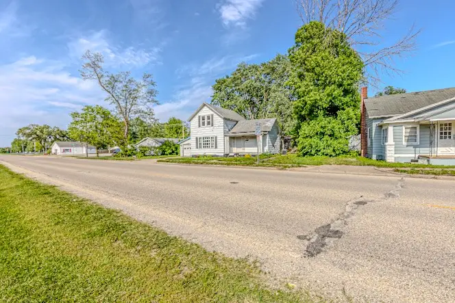 424 Main Street, Moweaqua, IL 62550 - #2
