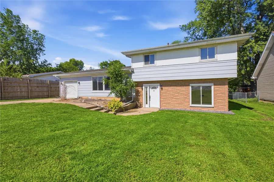 529 Interstate Drive, Saint Elmo, IL 62458 - #2