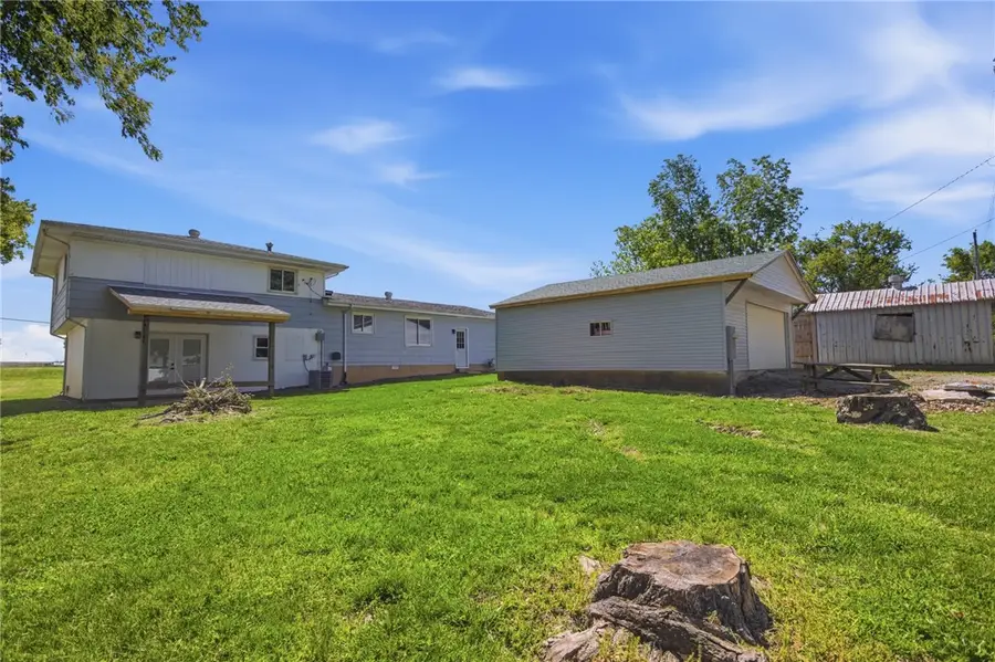 529 Interstate Drive, Saint Elmo, IL 62458 - #3