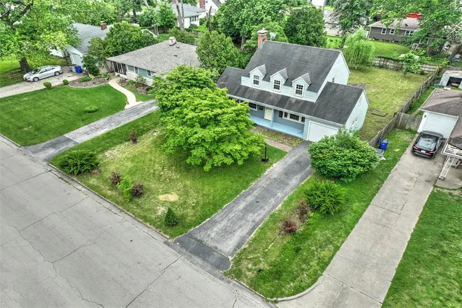 2081 W Riverview Avenue, Decatur, IL 62522 - #3