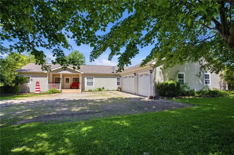 9 Oak Point, Neoga, IL 62447 - #2