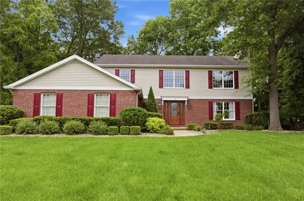 2 Deerfield Lane, Charleston, IL 61920