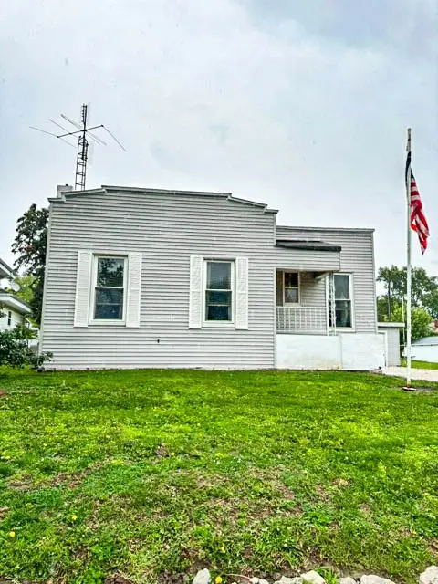 326 Richmond Avenue, Taylorville, IL 62568 - #1