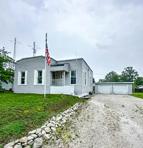 326 Richmond Avenue, Taylorville, IL 62568 - #2