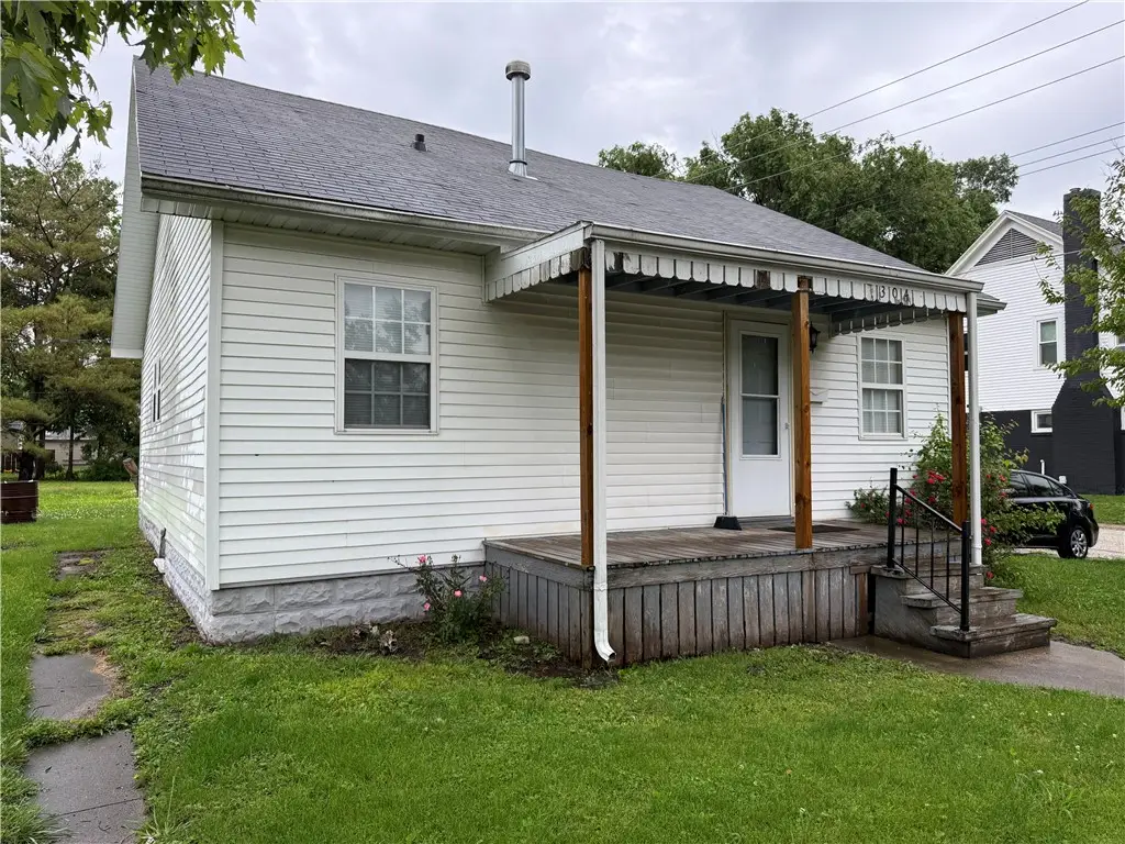 304 E 5th Street, Pana, IL 62557 - #1