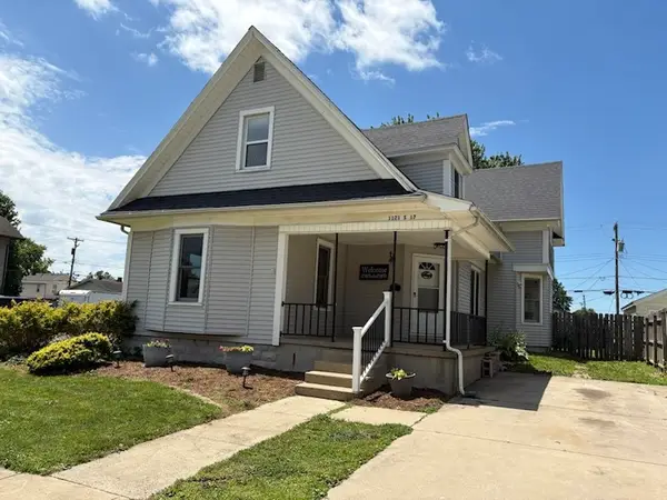 1121 S 17th Street, Mattoon, IL 61938