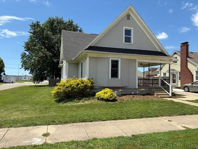 1121 S 17th Street, Mattoon, IL 61938 - #2