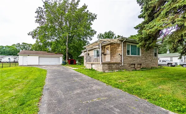 2499 E Logan Street, Decatur, IL 62526