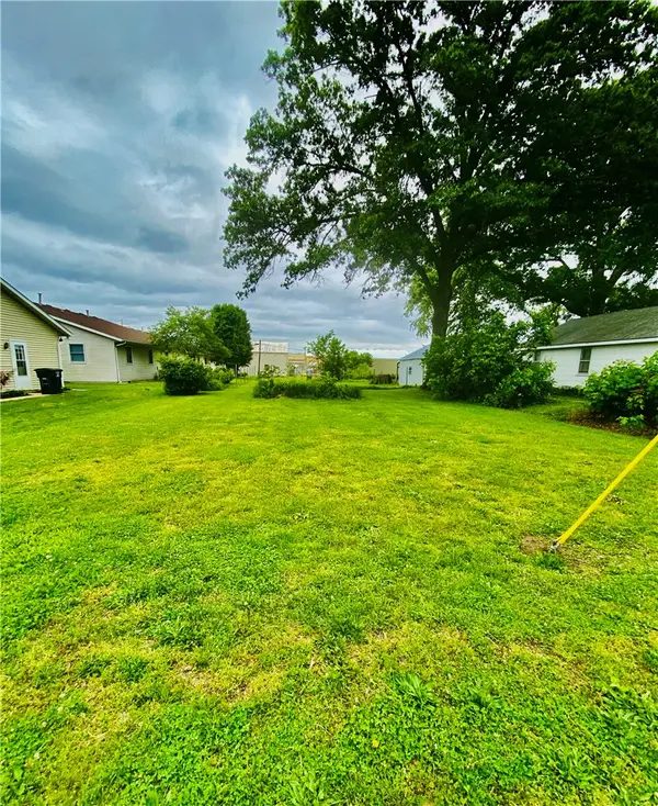 103 W Kagay Avenue, Effingham, IL 62401