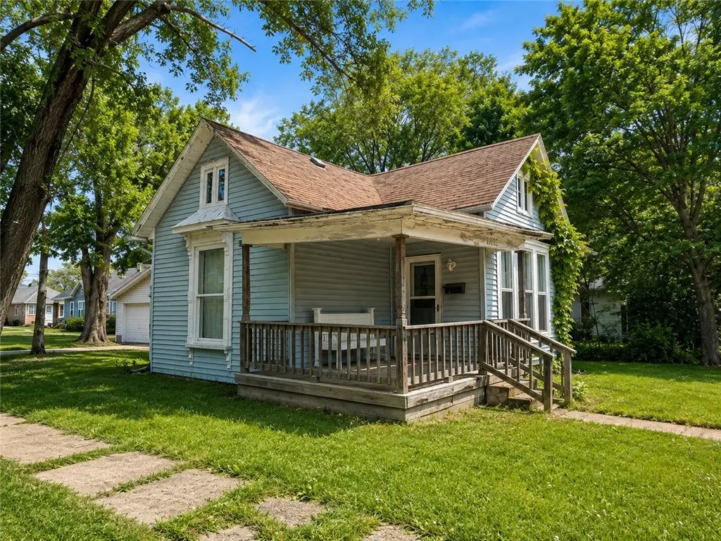 1303 Jefferson Avenue, Charleston, IL 61920 - #1