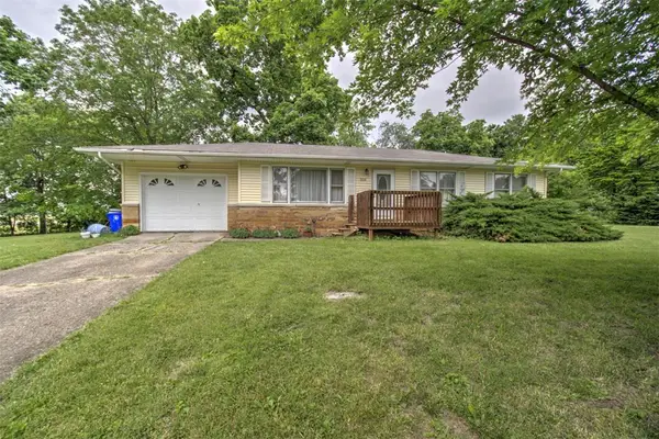 226 Hickorywood Drive, Decatur, IL 62526