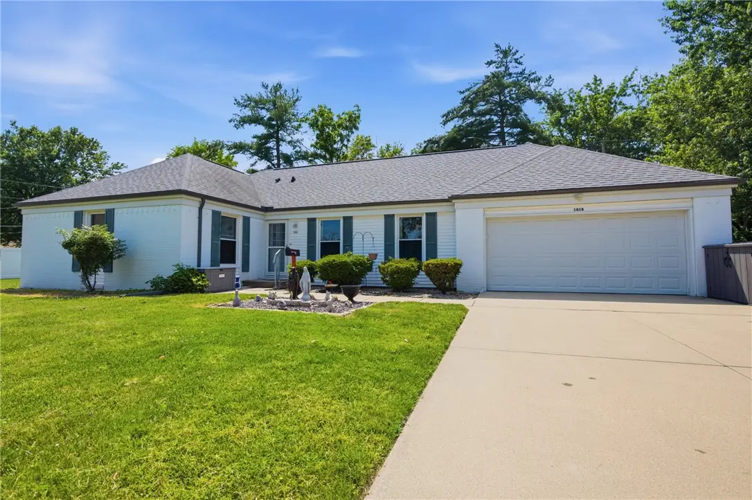 1818 Phillips Place, Charleston, IL 61920 - #1