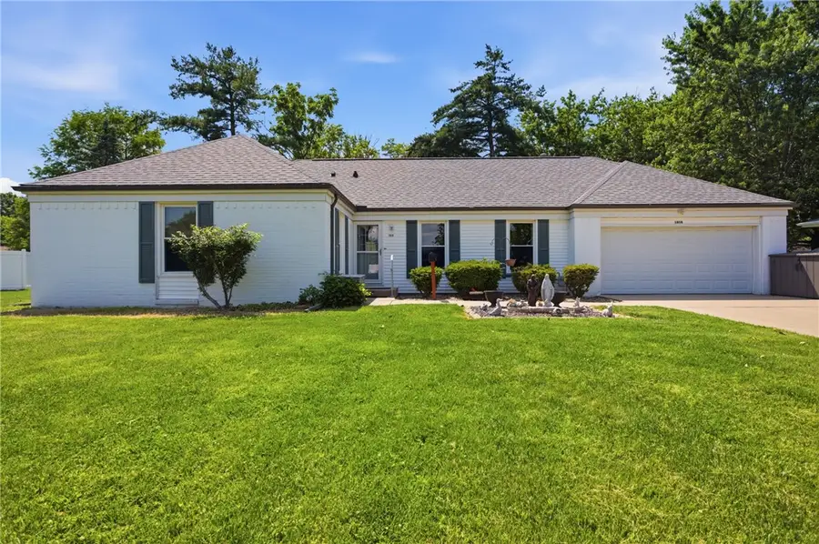 1818 Phillips Place, Charleston, IL 61920 - #2