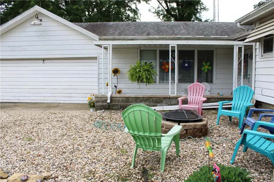 1190 State Highway 16, Shelbyville, IL 62565 - #3