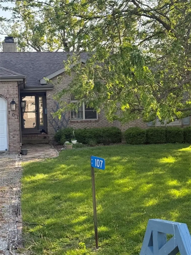 107 Comanche Trail, Loda, IL 60948 - #1