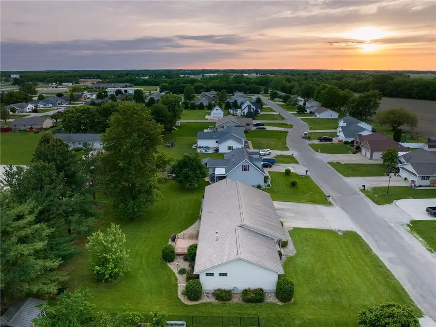 1606 W North 3rd Street, Shelbyville, IL 62565 - #3