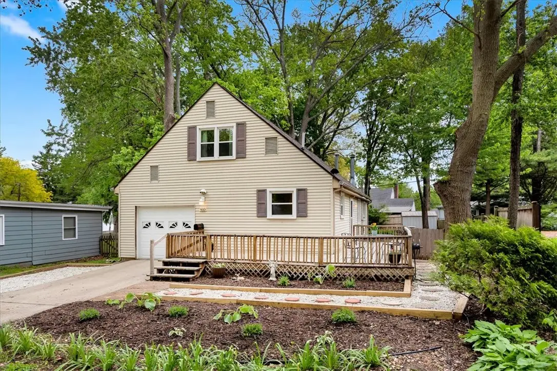 910 Foley Avenue, Champaign, IL 61820 - #1
