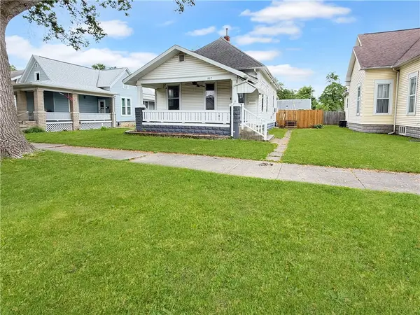 817 Wabash Avenue, Mattoon, IL 61938