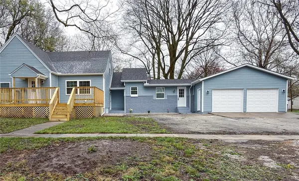 103 W 2nd Street, Broadlands, IL 61816