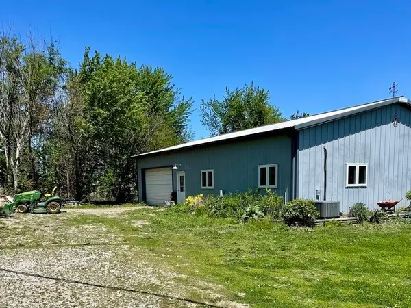 14681 Toad Hill Road, Wapella, IL 61777