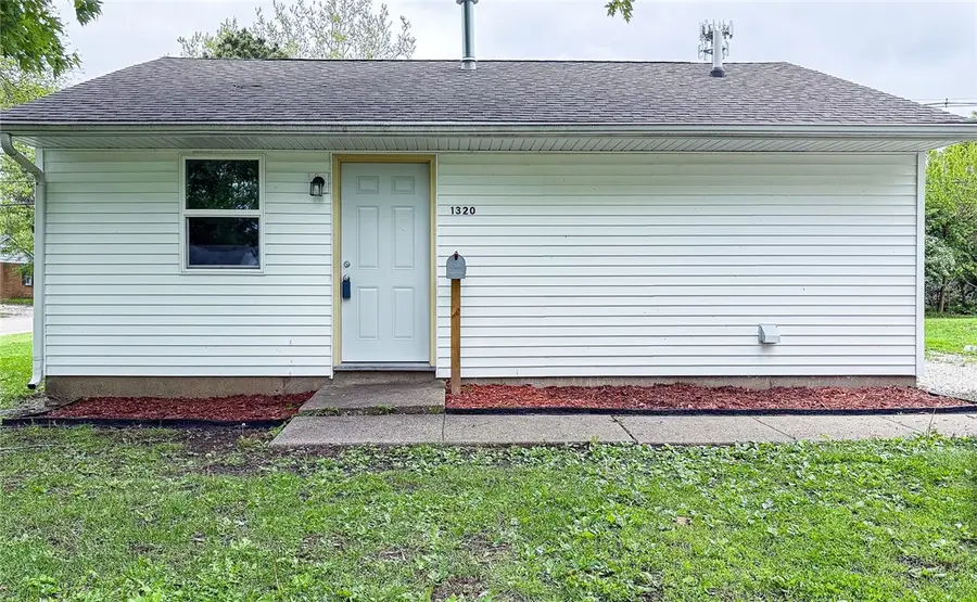 1320 Hedge Road, Champaign, IL 61821 - #2