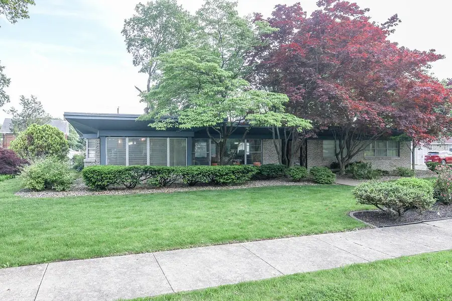 8 E Woodlawn Street, Danville, IL 61832 - #2