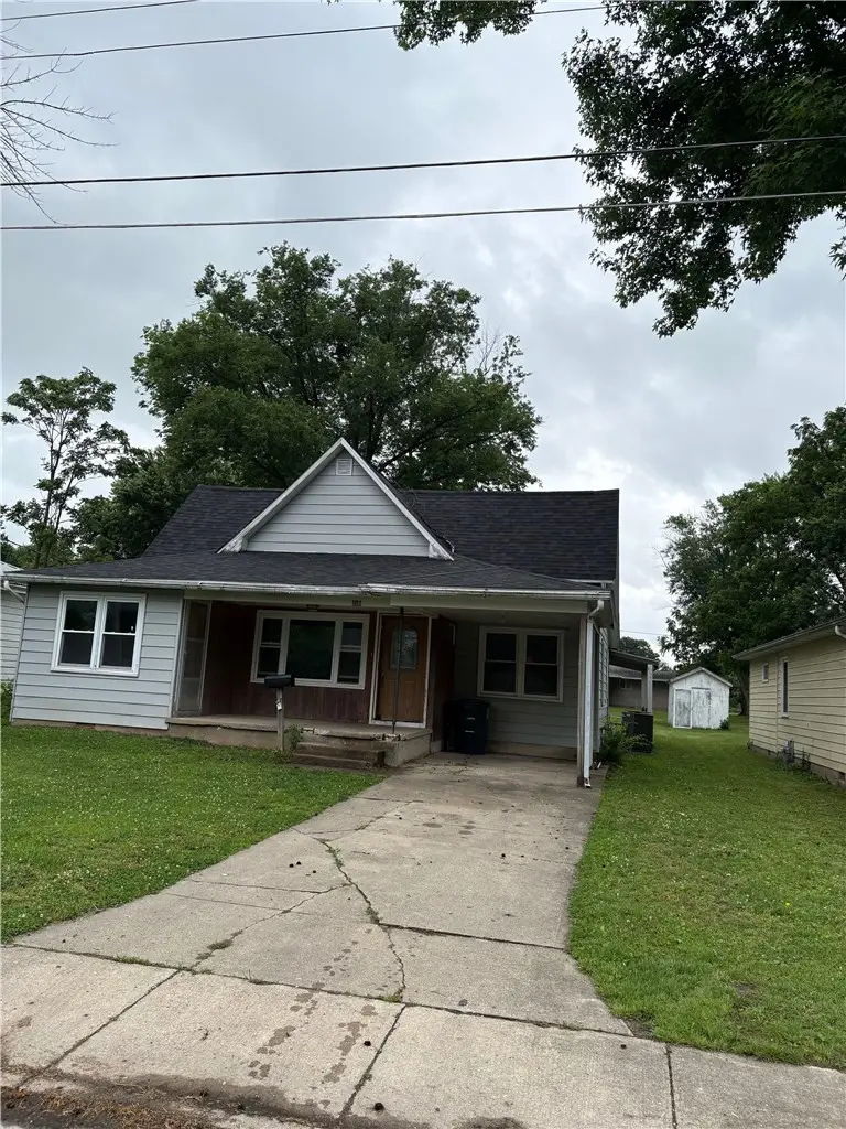 1012 N Walnut Street, Saint Elmo, IL 62458 - #1