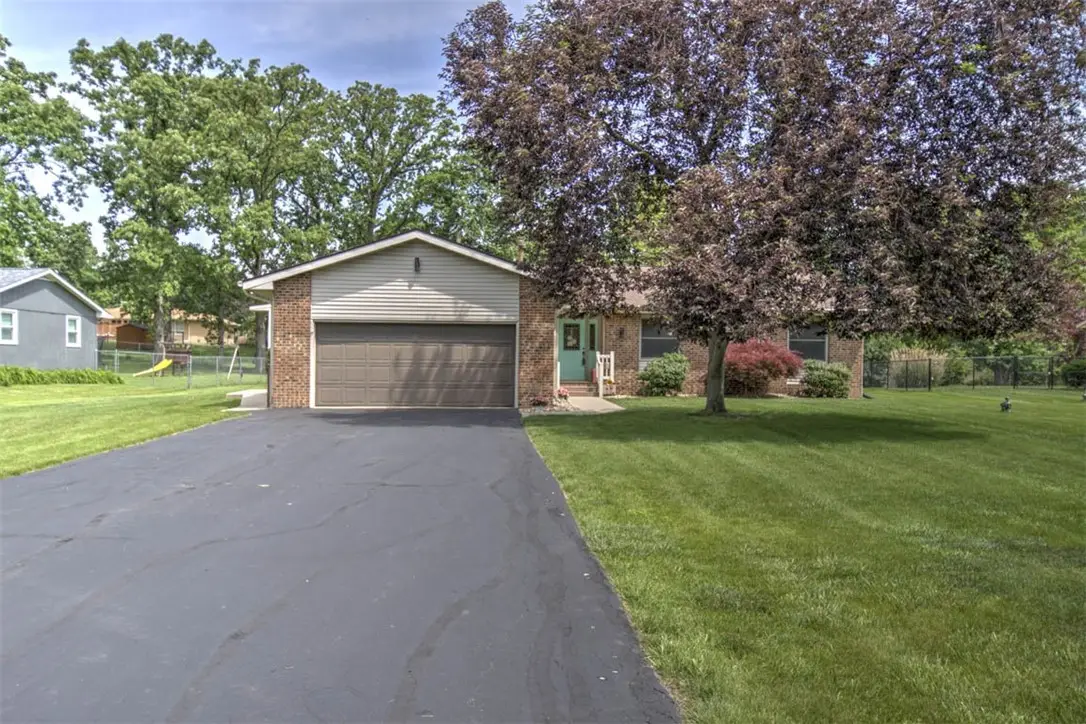 20 Timber Lane, Forsyth, IL 62535 - #1
