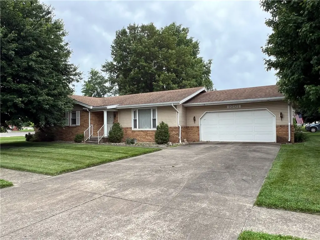 1001 Holly Drive, Effingham, IL 62401 - #1