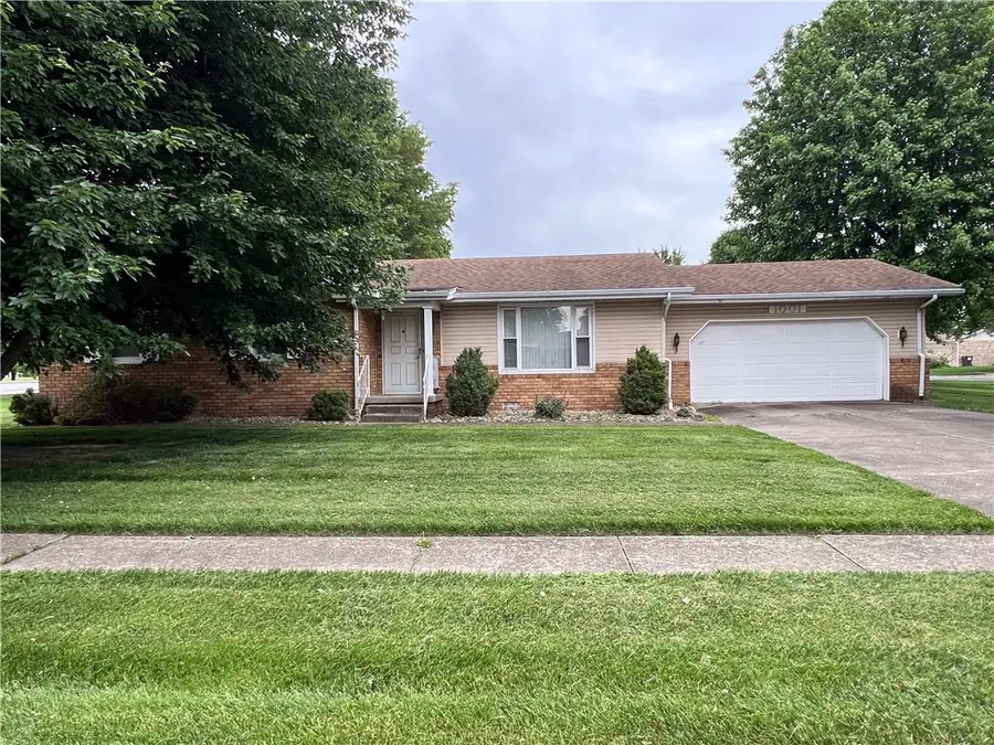 1001 Holly Drive, Effingham, IL 62401 - #3