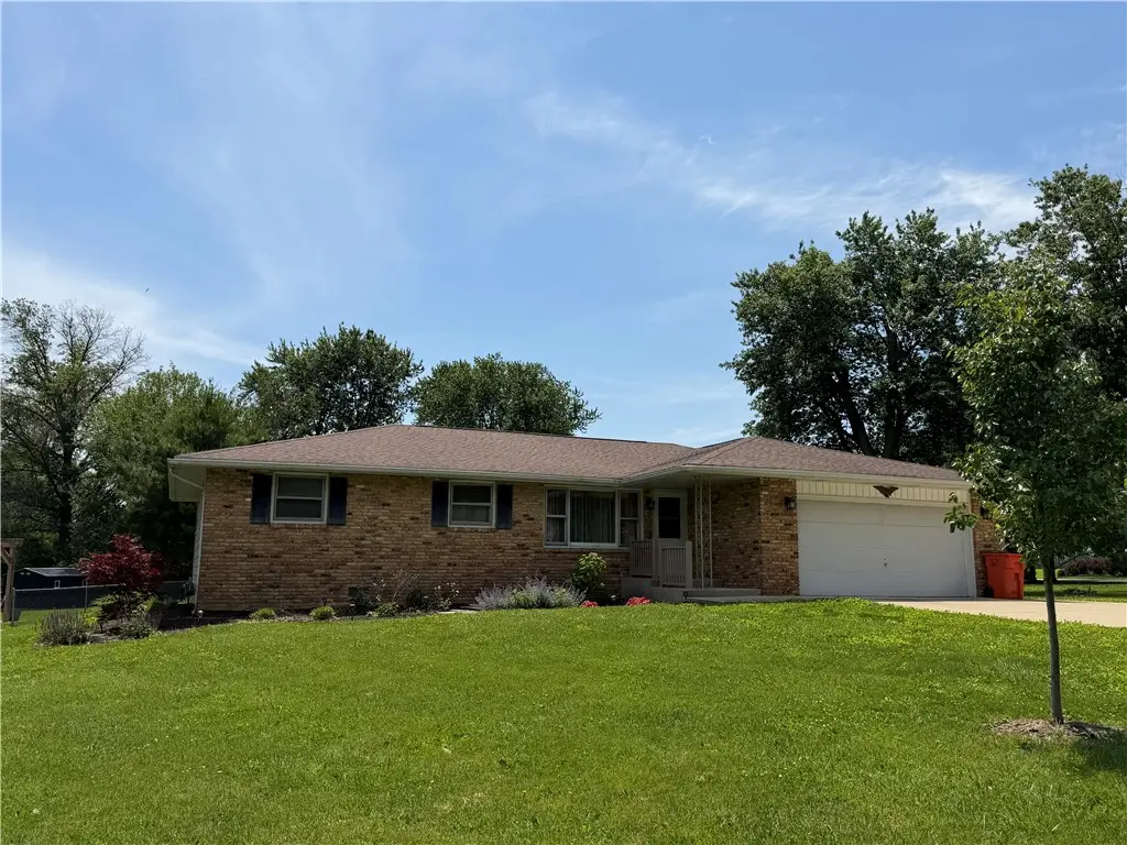 7 Mitchell Avenue, Mattoon, IL 61938 - #1