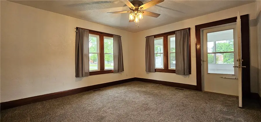 216 4th Street, Saint Elmo, IL 62458 - #3