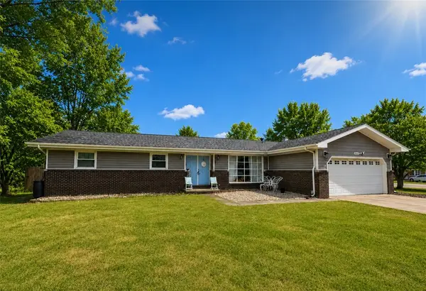 2412 Carriage Lane, Charleston, IL 61920