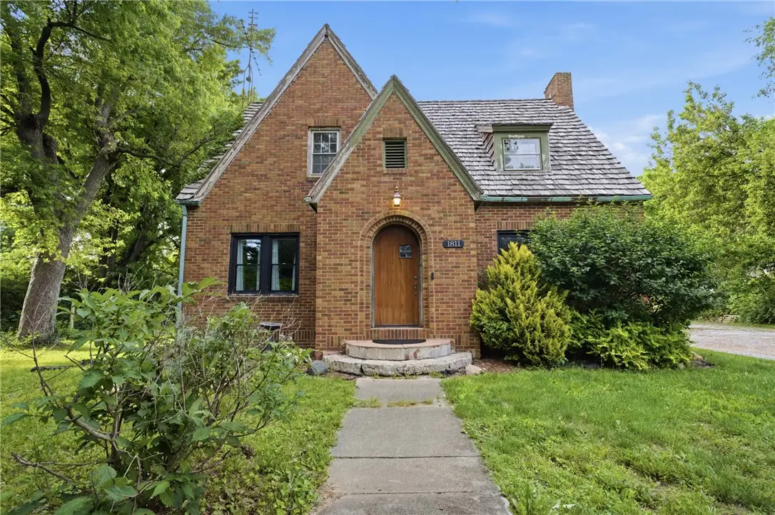 1811 Madison Avenue, Charleston, IL 61920 - #1