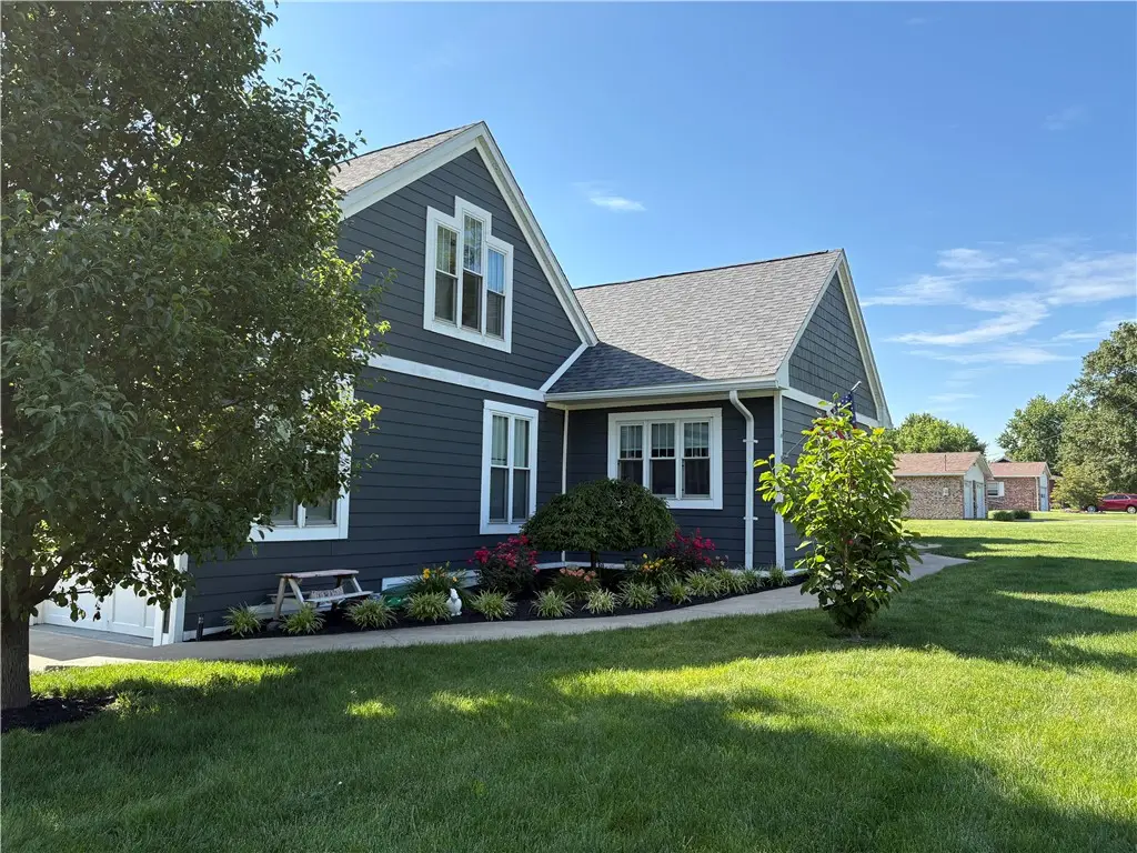 11 Country Club Road, Paris, IL 61944 - #1
