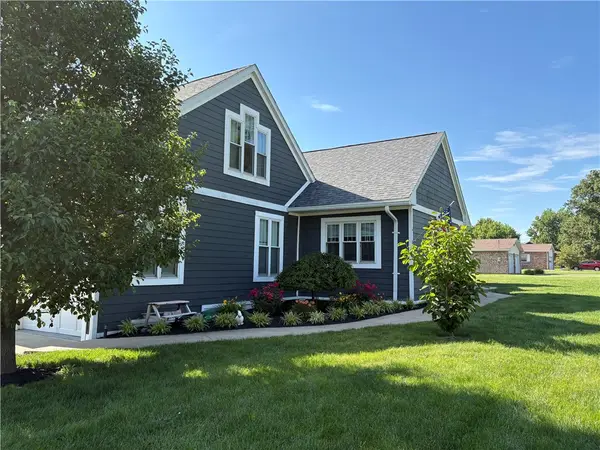 11 Country Club Road, Paris, IL 61944