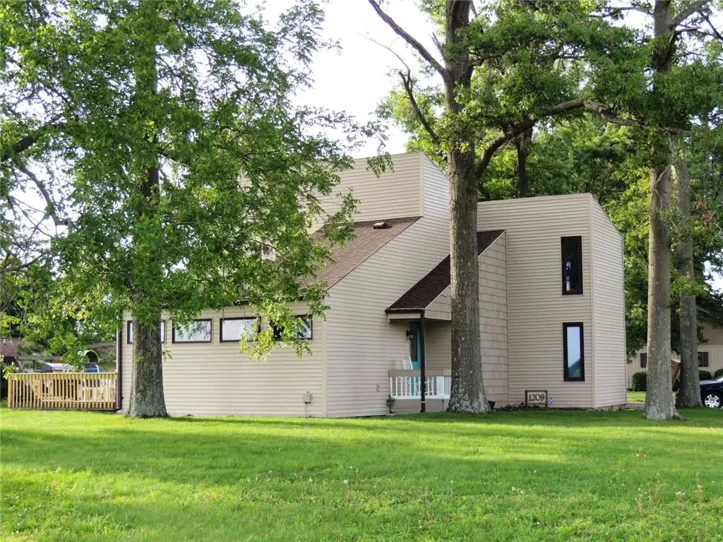 1209 Hickory Drive, Neoga, IL 62447 - #1