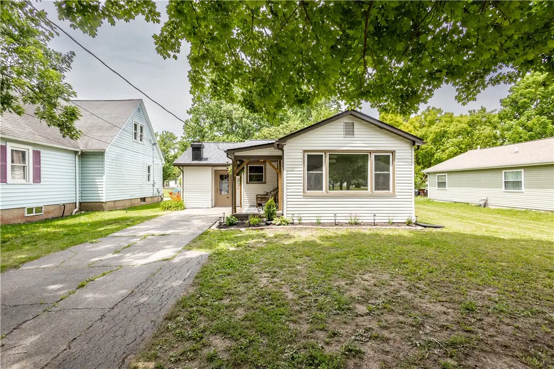 309 Saint John Street, Bethany, IL 61914 - #1