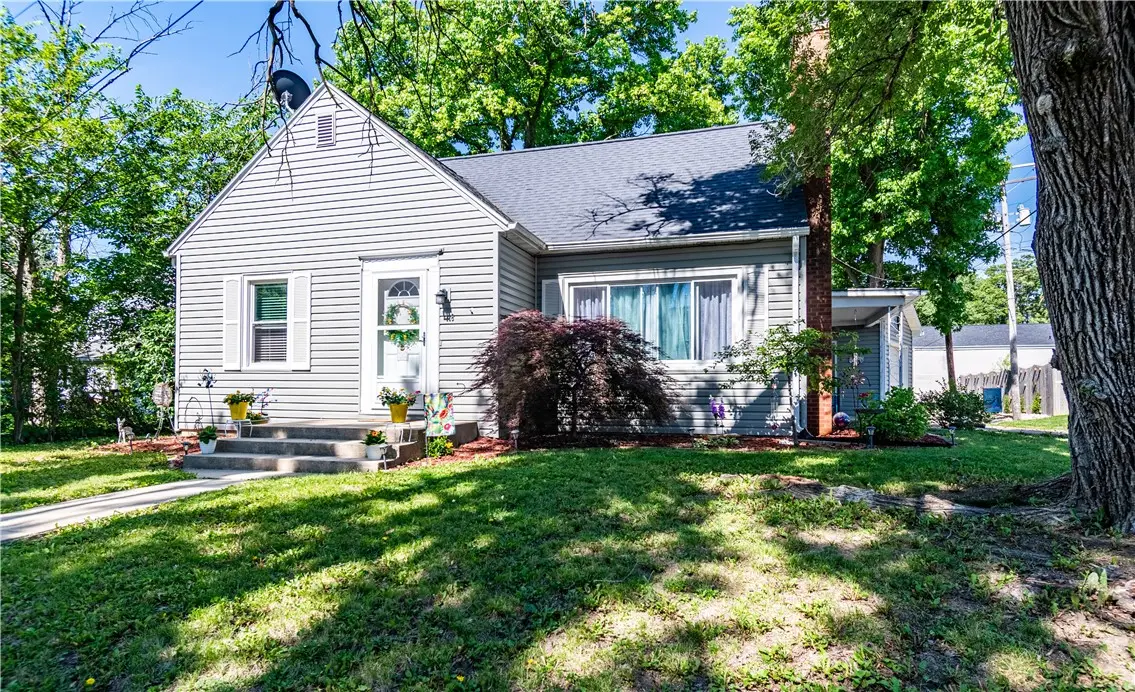 118 S Chestnut Street, Shelbyville, IL 62565 - #1