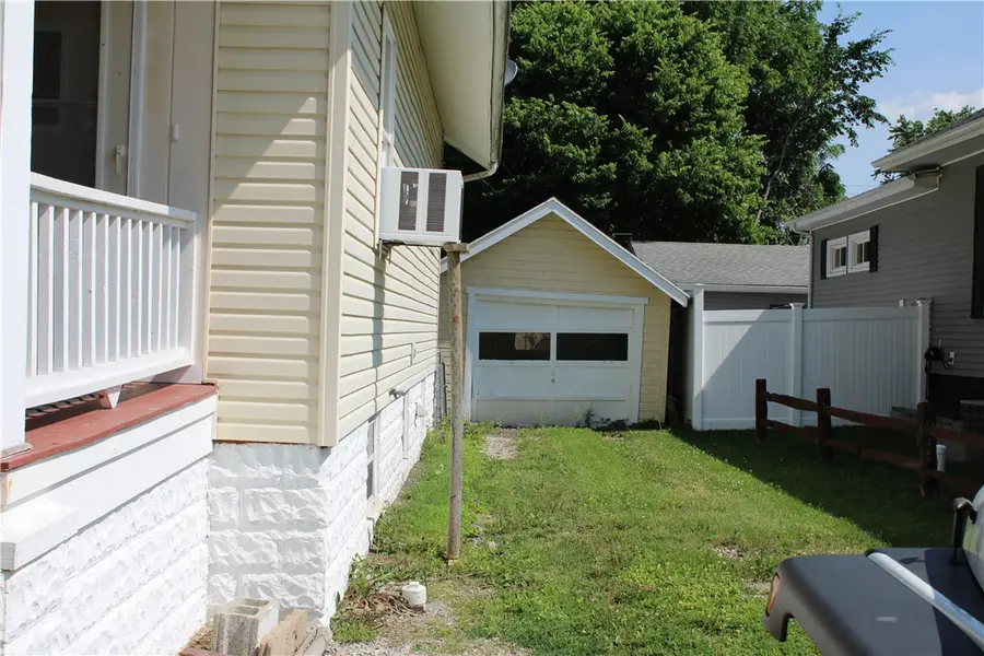 3112 Richmond Avenue, Mattoon, IL 61938 - #2