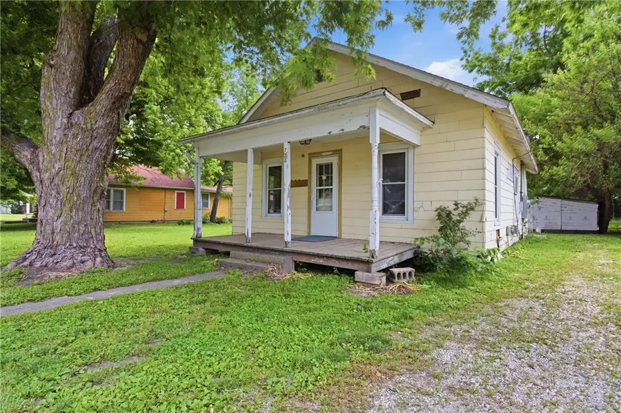 725 Iowa Street, Ashmore, IL 61912 - #2