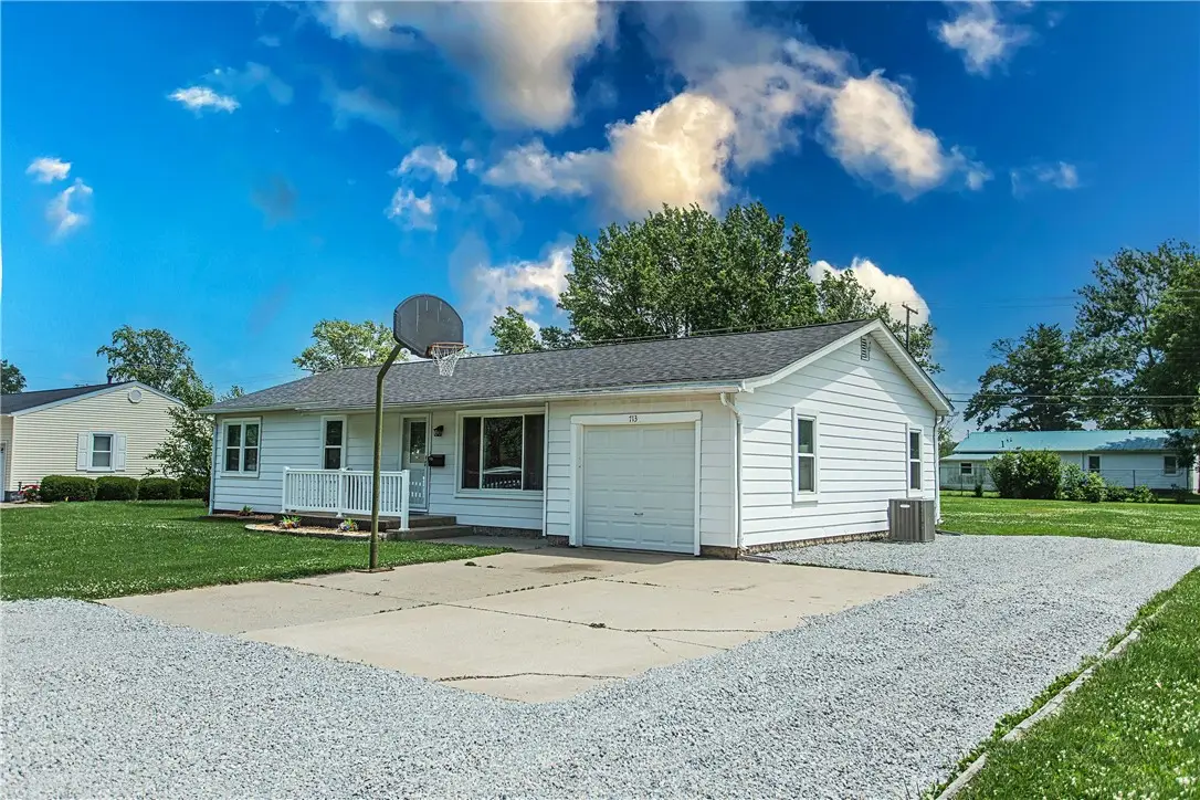 713 Gordon Avenue, Effingham, IL 62401 - #1