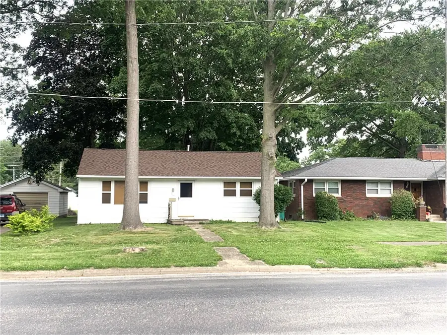 304 N Poplar Street, Pana, IL 62557 - #2