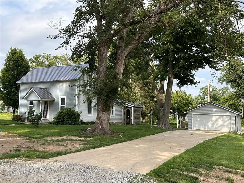 304 Grant Street, Pana, IL 62557 - #1