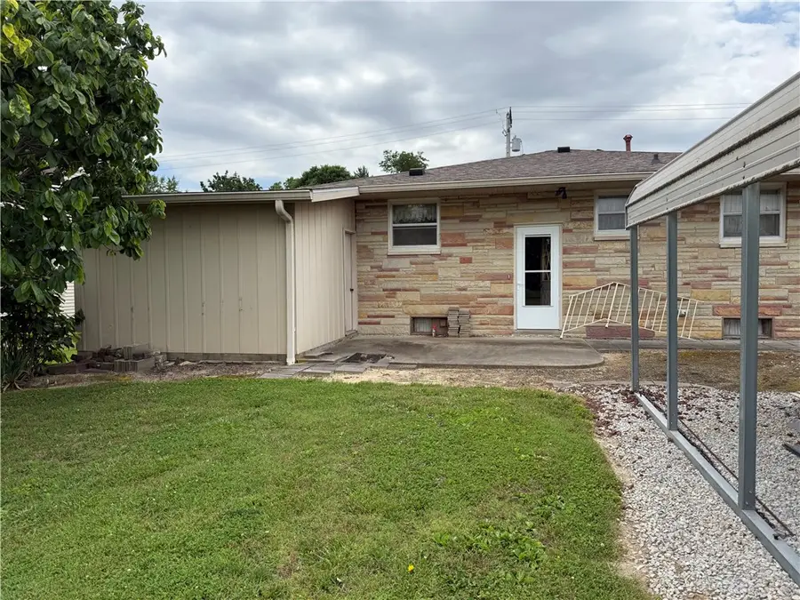 223 W Embarras Street, Ste Marie, IL 62459 - #3