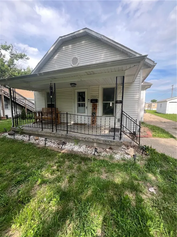 904 N 10 Street, Mattoon, IL 61938