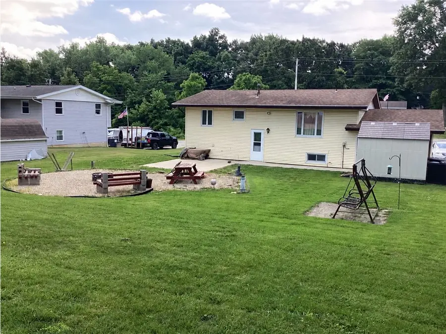 1008 E Grove Place, Effingham, IL 62401 - #3