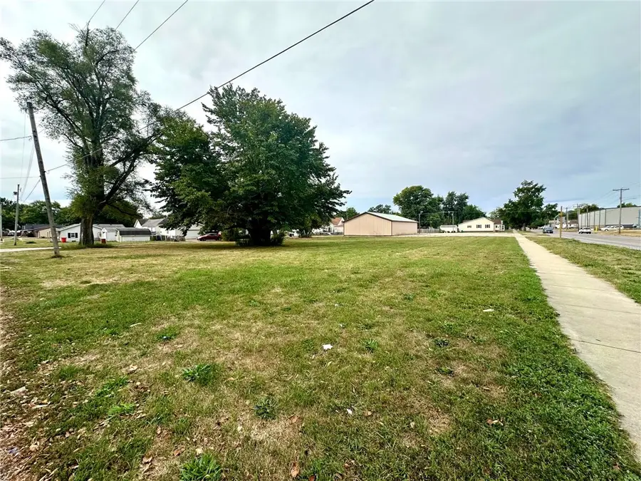 2901 Marshall Avenue, Mattoon, IL 61938 - #3