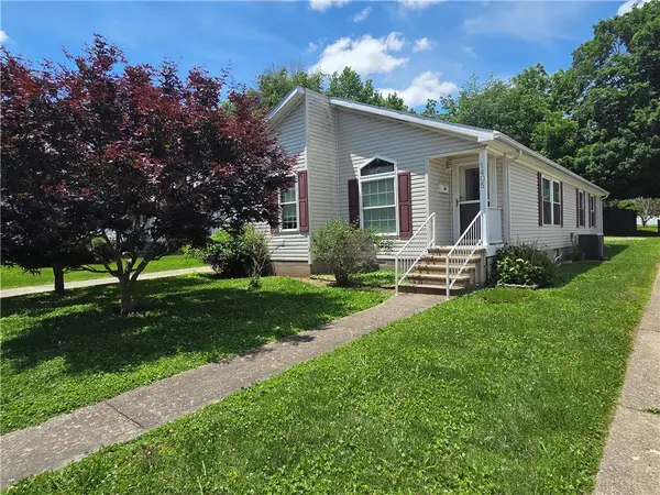 1405 16th Street, Lawrenceville, IL 62439